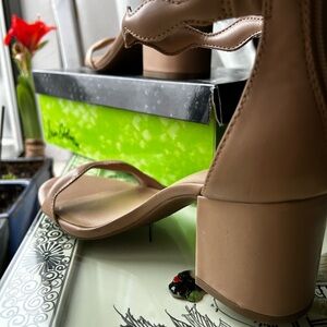 Elegant Tan Block Heel Sandals